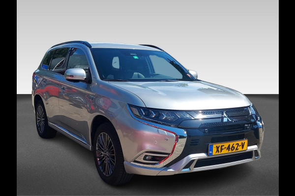 Mitsubishi Outlander 2.4 PHEV S-Edition volleder | schuifdak | adaptive cruise | stoelverwarming |