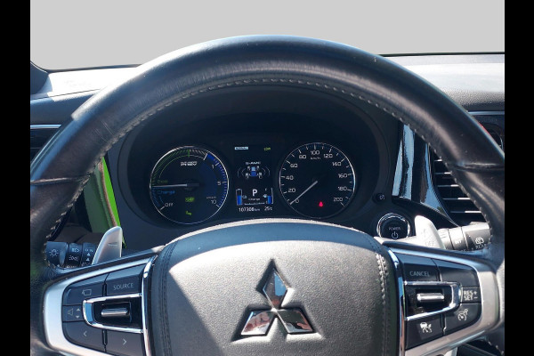 Mitsubishi Outlander 2.4 PHEV S-Edition volleder | schuifdak | adaptive cruise | stoelverwarming |