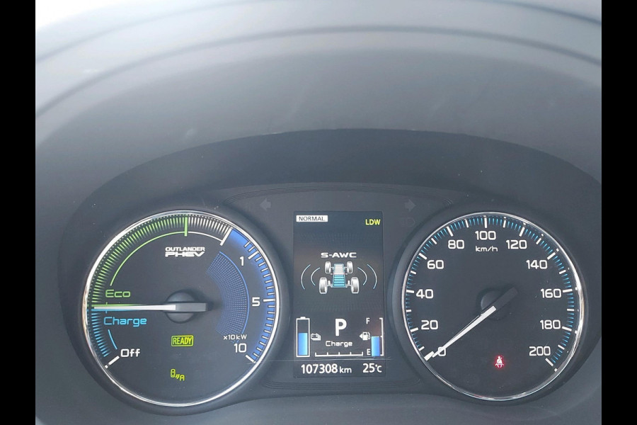 Mitsubishi Outlander 2.4 PHEV S-Edition volleder | schuifdak | adaptive cruise | stoelverwarming |