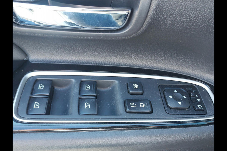 Mitsubishi Outlander 2.4 PHEV S-Edition volleder | schuifdak | adaptive cruise | stoelverwarming |