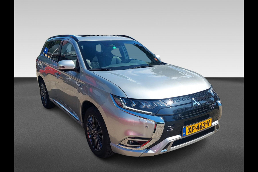 Mitsubishi Outlander 2.4 PHEV S-Edition volleder | schuifdak | adaptive cruise | stoelverwarming |