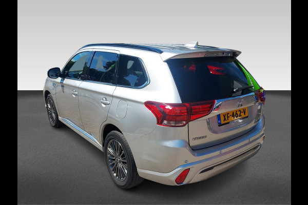 Mitsubishi Outlander 2.4 PHEV S-Edition volleder | schuifdak | adaptive cruise | stoelverwarming |