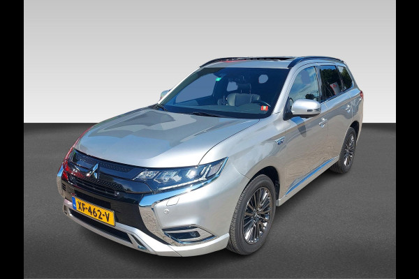 Mitsubishi Outlander 2.4 PHEV S-Edition volleder | schuifdak | adaptive cruise | stoelverwarming |