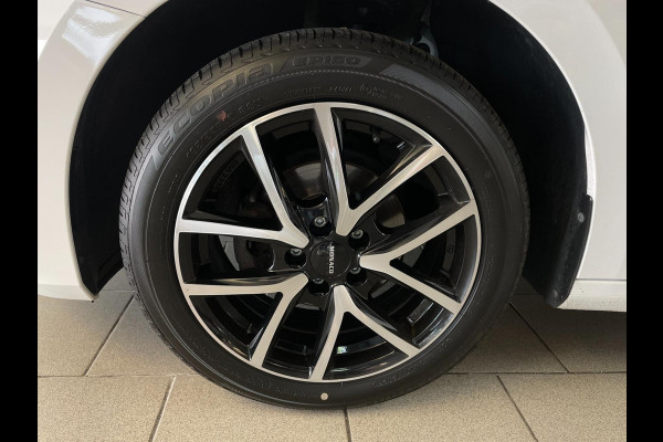 Škoda Fabia 1.0 MPI Ambition AIRCO CRUISE NAVI VIA APP BLUETOOTH ELEK RAMEN CENT VERG ZWART DAK VELGEN NIEUWSTAAT