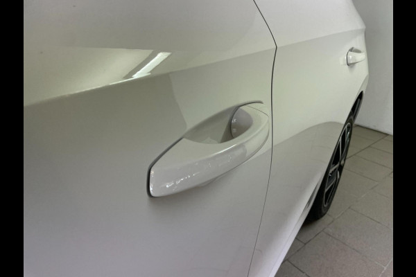 Škoda Fabia 1.0 MPI Ambition AIRCO CRUISE NAVI VIA APP BLUETOOTH ELEK RAMEN CENT VERG ZWART DAK VELGEN NIEUWSTAAT