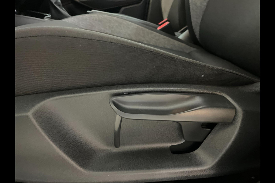 Škoda Fabia 1.0 MPI Ambition AIRCO CRUISE NAVI VIA APP BLUETOOTH ELEK RAMEN CENT VERG ZWART DAK VELGEN NIEUWSTAAT