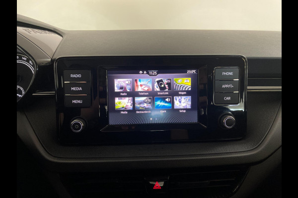 Škoda Fabia 1.0 MPI Ambition AIRCO CRUISE NAVI VIA APP BLUETOOTH ELEK RAMEN CENT VERG ZWART DAK VELGEN NIEUWSTAAT