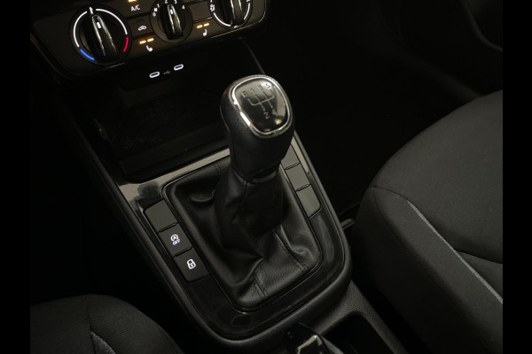Škoda Fabia 1.0 MPI Ambition AIRCO CRUISE NAVI VIA APP BLUETOOTH ELEK RAMEN CENT VERG ZWART DAK VELGEN NIEUWSTAAT