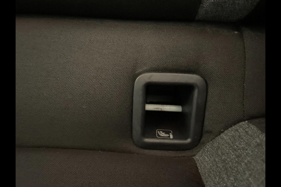 Škoda Fabia 1.0 MPI Ambition AIRCO CRUISE NAVI VIA APP BLUETOOTH ELEK RAMEN CENT VERG ZWART DAK VELGEN NIEUWSTAAT