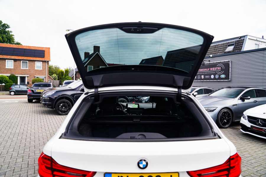 BMW 5 Serie Touring 520i High Executive | M-Pakket | Memory | Bots waarschuwingen