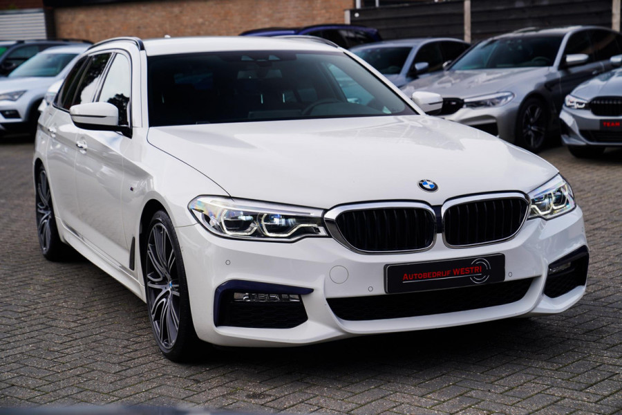 BMW 5 Serie Touring 520i High Executive | M-Pakket | Memory | Bots waarschuwingen