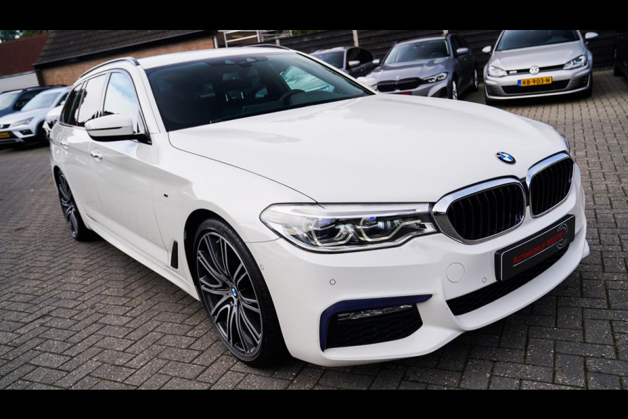 BMW 5 Serie Touring 520i High Executive | M-Pakket | Memory | Bots waarschuwingen