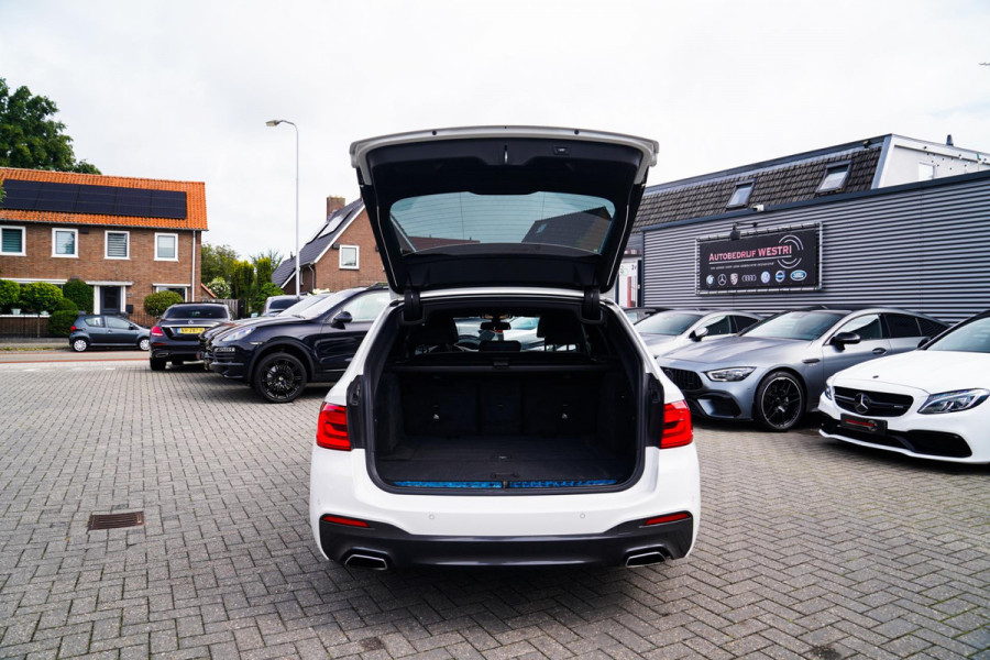 BMW 5 Serie Touring 520i High Executive | M-Pakket | Memory | Bots waarschuwingen