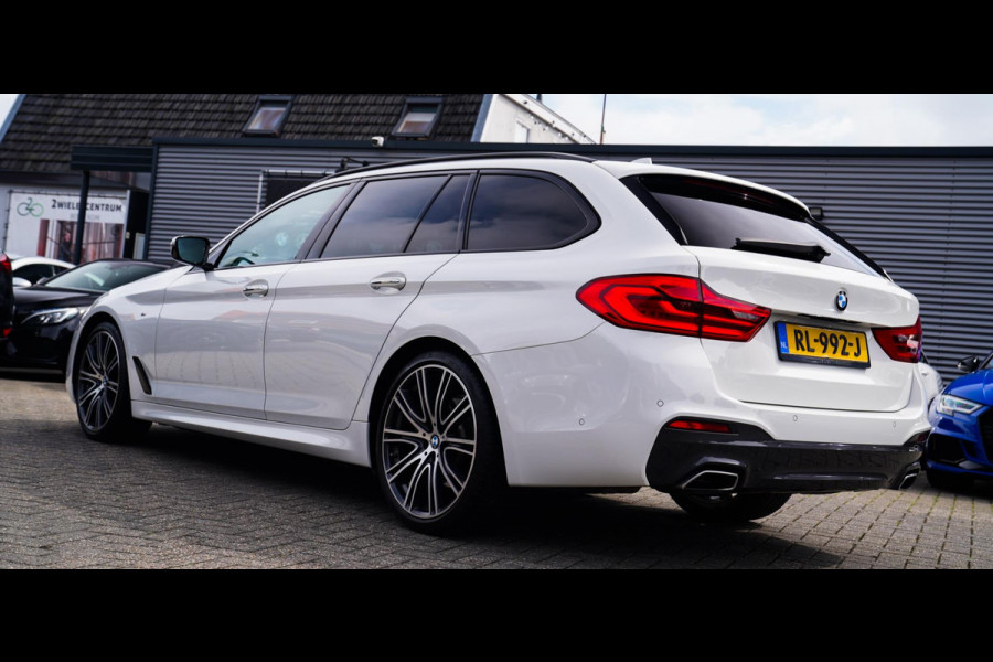 BMW 5 Serie Touring 520i High Executive | M-Pakket | Memory | Bots waarschuwingen