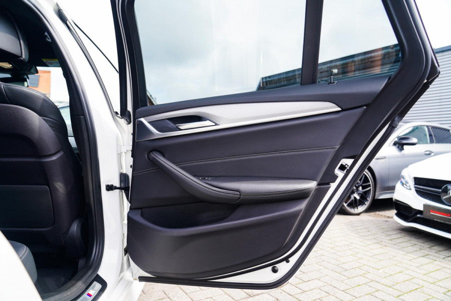 BMW 5 Serie Touring 520i High Executive | M-Pakket | Memory | Bots waarschuwingen