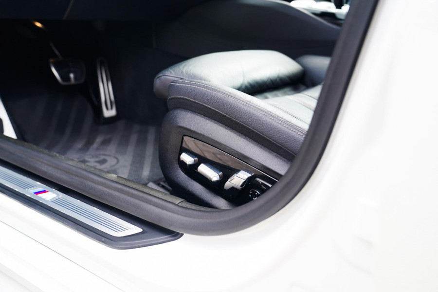 BMW 5 Serie Touring 520i High Executive | M-Pakket | Memory | Bots waarschuwingen