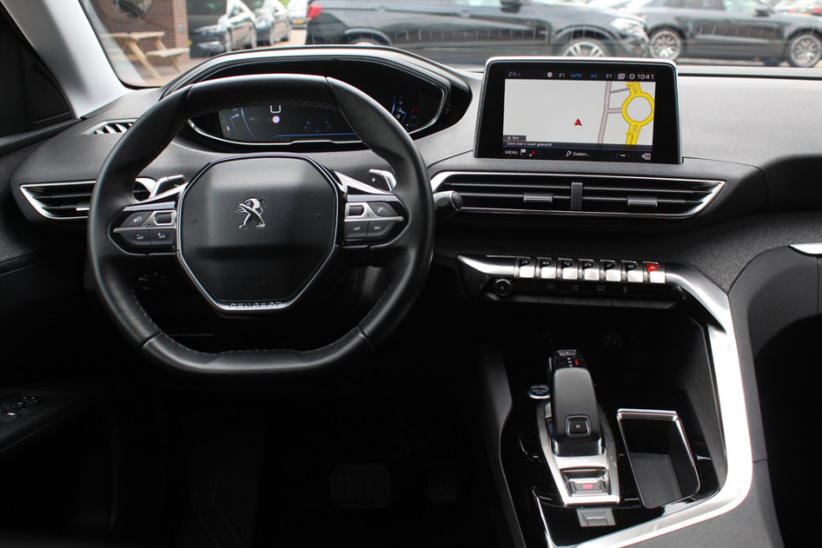 Peugeot 3008 1.6 PureTech GT Line / Trekhaak / Camera / Navigatie / Keyless / 18'' / Stoelverwarming / DAB / Cruise Control