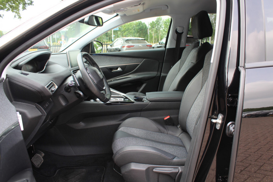 Peugeot 3008 1.6 PureTech GT Line / Trekhaak / Camera / Navigatie / Keyless / 18'' / Stoelverwarming / DAB / Cruise Control