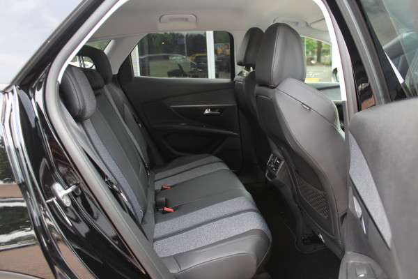 Peugeot 3008 1.6 PureTech GT Line / Trekhaak / Camera / Navigatie / Keyless / 18'' / Stoelverwarming / DAB / Cruise Control
