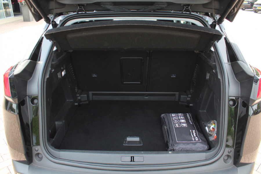 Peugeot 3008 1.6 PureTech GT Line / Trekhaak / Camera / Navigatie / Keyless / 18'' / Stoelverwarming / DAB / Cruise Control
