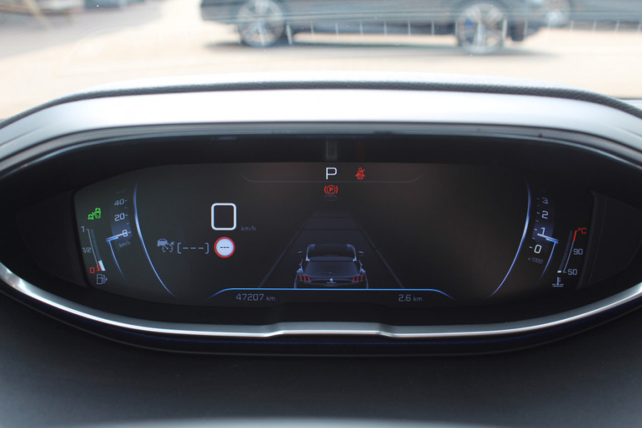 Peugeot 3008 1.6 PureTech GT Line / Trekhaak / Camera / Navigatie / Keyless / 18'' / Stoelverwarming / DAB / Cruise Control