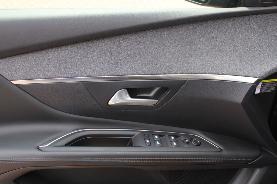 Peugeot 3008 1.6 PureTech GT Line / Trekhaak / Camera / Navigatie / Keyless / 18'' / Stoelverwarming / DAB / Cruise Control