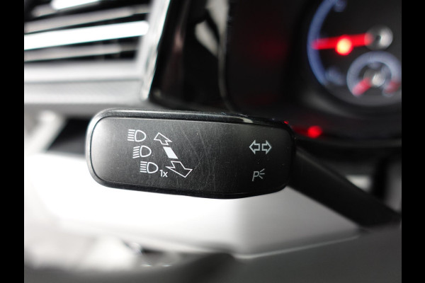 Volkswagen Transporter 150pk Automaat L2 Dubbele cabine Bulli Apple Carplay Cruise control Camera Airco Euro6
