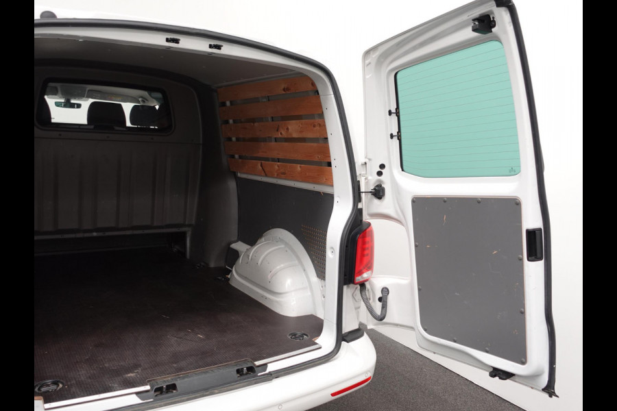 Volkswagen Transporter 150pk Automaat L2 Dubbele cabine Bulli Apple Carplay Cruise control Camera Airco Euro6