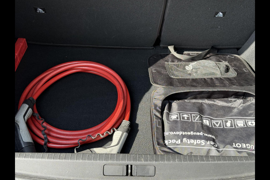 Peugeot e-208 EV Active Pack 50 kWh | Navi | Camera |