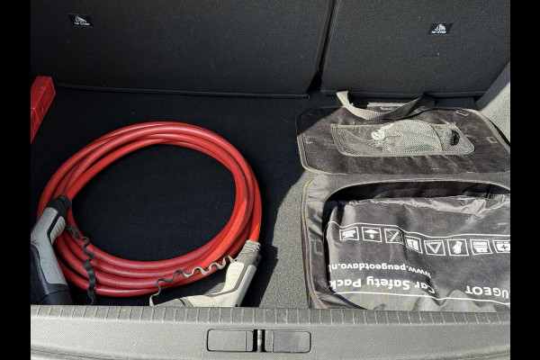 Peugeot e-208 EV Active Pack 50 kWh | Navi | Camera |