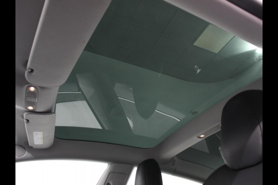 Tesla Model 3 Standard RWD Plus 60 kWh | Leder | Panorama dak | Parkeer sensoren VA + Camera | Cruise Control Adaptive | Lichtmetalen velgen