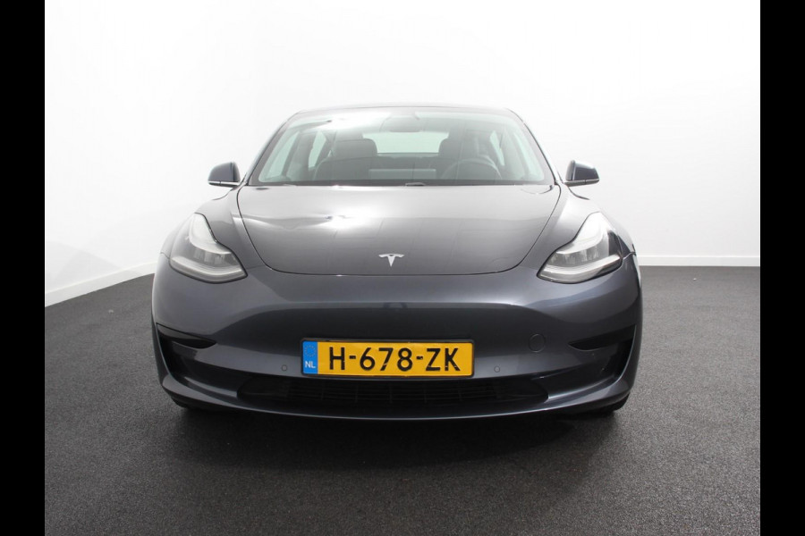 Tesla Model 3 Standard RWD Plus 60 kWh | Leder | Panorama dak | Parkeer sensoren VA + Camera | Cruise Control Adaptive | Lichtmetalen velgen