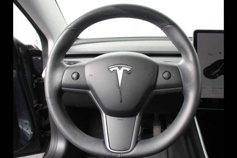 Tesla Model 3 Standard RWD Plus 60 kWh | Leder | Panorama dak | Parkeer sensoren VA + Camera | Cruise Control Adaptive | Lichtmetalen velgen