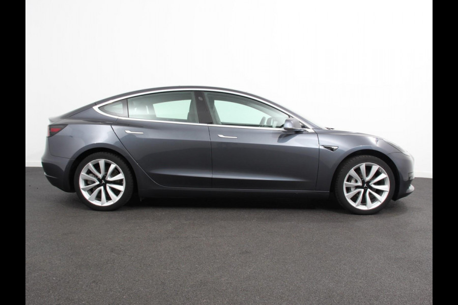 Tesla Model 3 Standard RWD Plus 60 kWh | Leder | Panorama dak | Parkeer sensoren VA + Camera | Cruise Control Adaptive | Lichtmetalen velgen