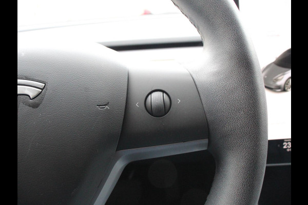 Tesla Model 3 Standard RWD Plus 60 kWh | Leder | Panorama dak | Parkeer sensoren VA + Camera | Cruise Control Adaptive | Lichtmetalen velgen