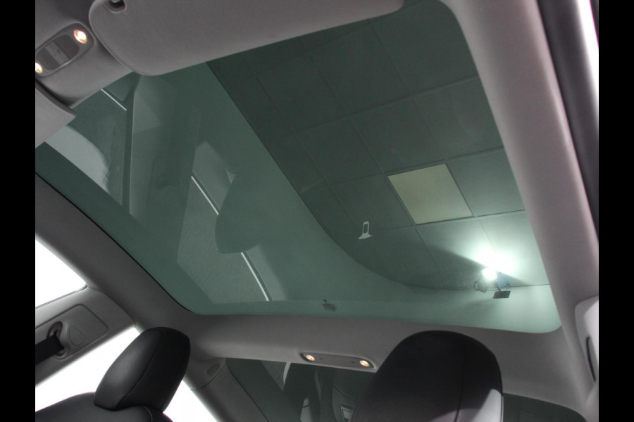 Tesla Model 3 Standard RWD Plus 60 kWh | Leder | Panorama dak | Parkeer sensoren VA + Camera | Cruise Control Adaptive | Lichtmetalen velgen