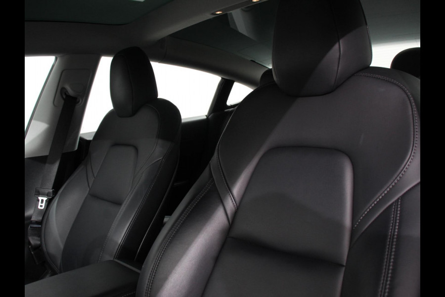 Tesla Model 3 Standard RWD Plus 60 kWh | Leder | Panorama dak | Parkeer sensoren VA + Camera | Cruise Control Adaptive | Lichtmetalen velgen