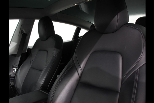 Tesla Model 3 Standard RWD Plus 60 kWh | Leder | Panorama dak | Parkeer sensoren VA + Camera | Cruise Control Adaptive | Lichtmetalen velgen