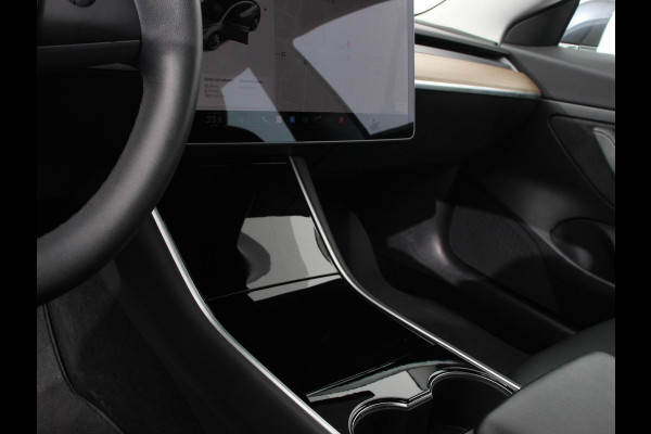 Tesla Model 3 Standard RWD Plus 60 kWh | Leder | Panorama dak | Parkeer sensoren VA + Camera | Cruise Control Adaptive | Lichtmetalen velgen