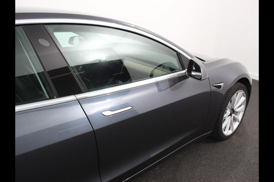 Tesla Model 3 Standard RWD Plus 60 kWh | Leder | Panorama dak | Parkeer sensoren VA + Camera | Cruise Control Adaptive | Lichtmetalen velgen