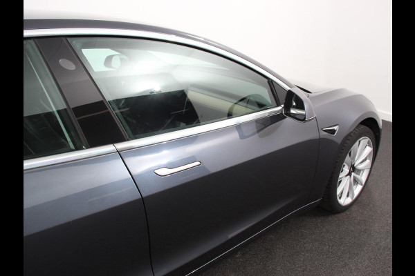 Tesla Model 3 Standard RWD Plus 60 kWh | Leder | Panorama dak | Parkeer sensoren VA + Camera | Cruise Control Adaptive | Lichtmetalen velgen