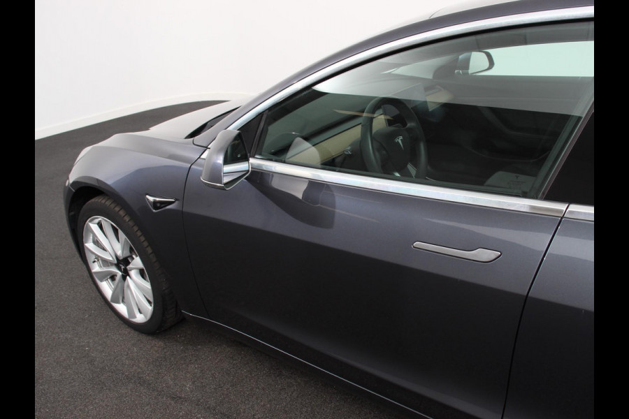 Tesla Model 3 Standard RWD Plus 60 kWh | Leder | Panorama dak | Parkeer sensoren VA + Camera | Cruise Control Adaptive | Lichtmetalen velgen