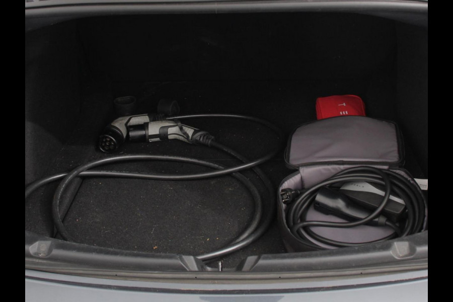 Tesla Model 3 Standard RWD Plus 60 kWh | Leder | Panorama dak | Parkeer sensoren VA + Camera | Cruise Control Adaptive | Lichtmetalen velgen