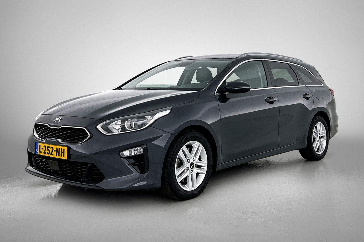 Kia Ceed Sportswagon 1.5 T-GDi DynamicPlusLine (STOEL/-STUURVERWARMING, CLIMA, ADAPTIVE CRUISE, CAMERA, CARPLAY, 1e EIGENAAR) Kia Ceed Sportswagon 1.5 T-GDi DynamicPlusLine (STOEL/-STUURVERWARMING, CLIMA, ADAPTIVE CRUISE, CAMERA, CARPLAY, 1e EIGENAAR)
