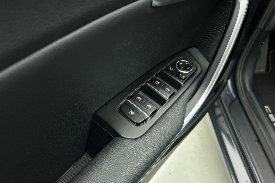 Kia Ceed Sportswagon 1.5 T-GDi DynamicPlusLine (STOEL/-STUURVERWARMING, CLIMA, ADAPTIVE CRUISE, CAMERA, CARPLAY, 1e EIGENAAR)