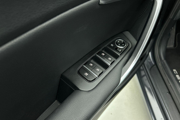Kia Ceed Sportswagon 1.5 T-GDi DynamicPlusLine (STOEL/-STUURVERWARMING, CLIMA, ADAPTIVE CRUISE, CAMERA, CARPLAY, 1e EIGENAAR)