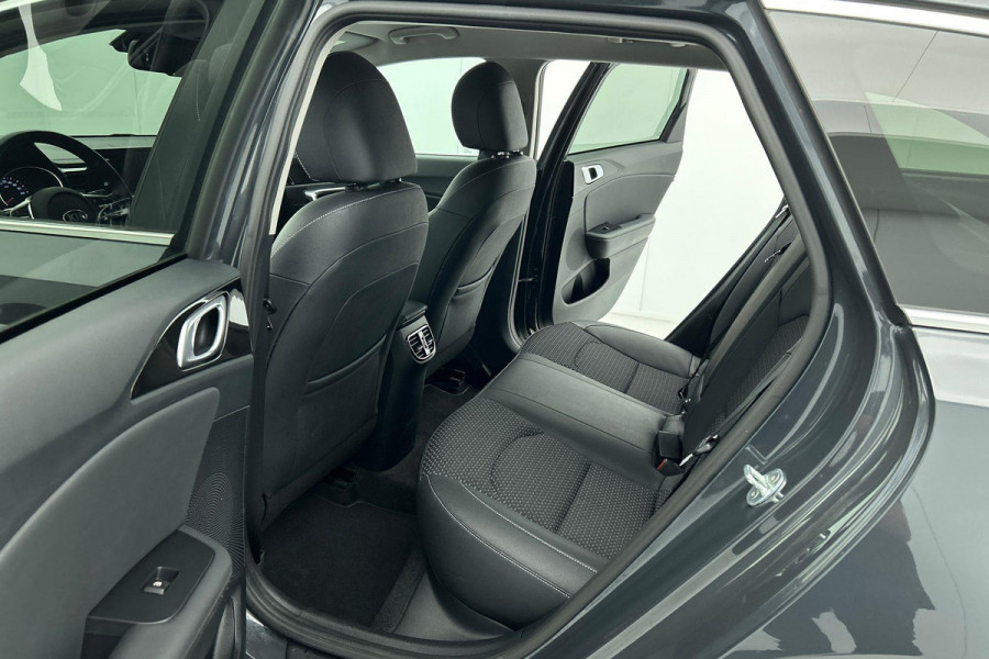 Kia Ceed Sportswagon 1.5 T-GDi DynamicPlusLine (STOEL/-STUURVERWARMING, CLIMA, ADAPTIVE CRUISE, CAMERA, CARPLAY, 1e EIGENAAR)