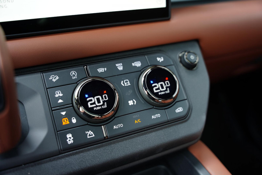 Land Rover Defender 110 4.4 P635 Octa Edition One
