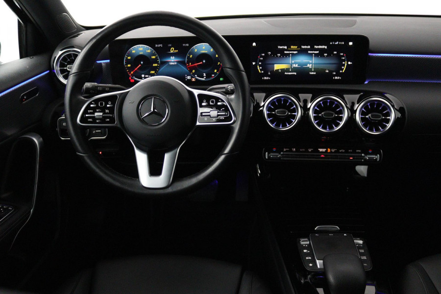 Mercedes-Benz A-Klasse 180 Business Solution Luxury (SFEERVERLICHTING, CAMERA, STIOELVERWARMING, GOED ONDERHOUDEN
