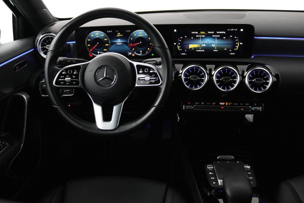 Mercedes-Benz A-Klasse 180 Business Solution Luxury (SFEERVERLICHTING, CAMERA, STIOELVERWARMING, GOED ONDERHOUDEN